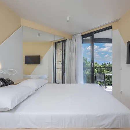 Aminess Vival Lisanj Family Hotel 4*
