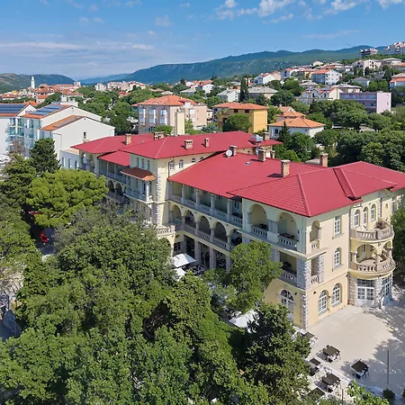 Aminess Vival Lisanj Family Szálloda